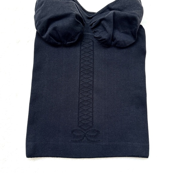 ❗️END OF YEAR SALE NWOT Guess Black Ribbed Fitted Tank Top Size XS/S Made in USA - Picture 4 of 7